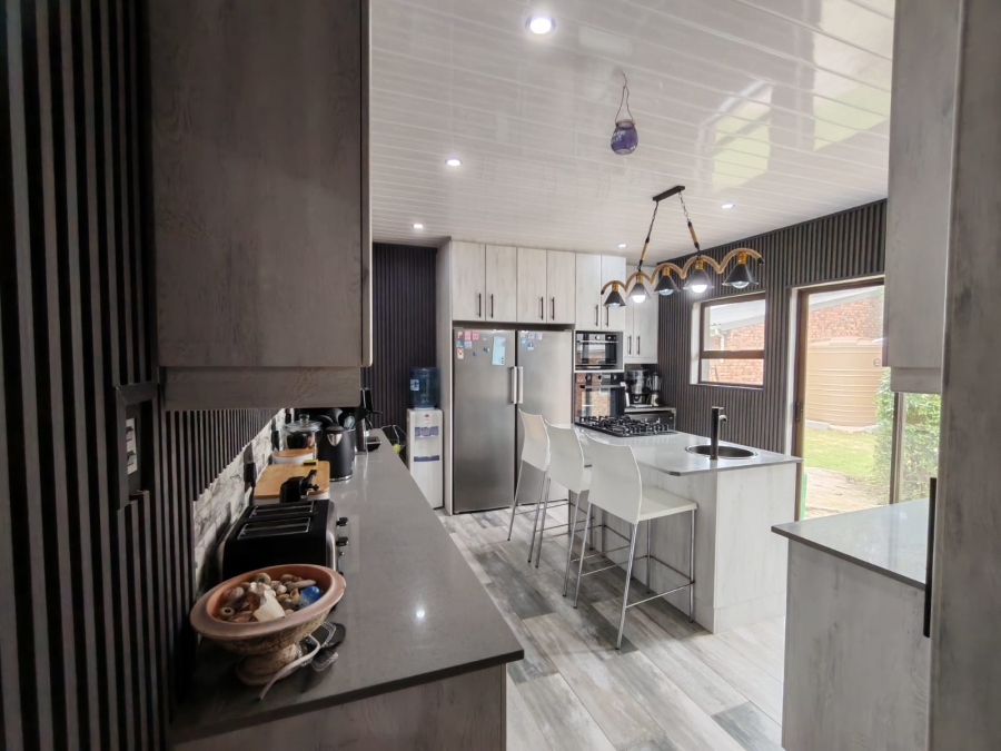 4 Bedroom Property for Sale in Boknesstrand Eastern Cape